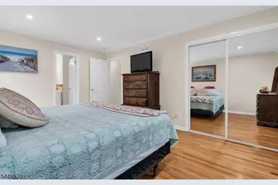 946 Country Club Rd, Bridgewater Twp., NJ 08807 - Photo 27