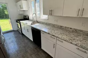 18 Union Ave, Bloomingdale, NJ 07403 - Photo 5