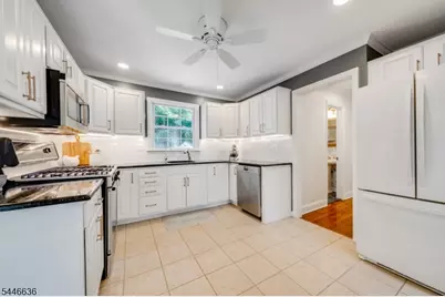 16 Sherman Pl, Morristown, NJ 07960 - Photo 15