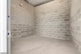 90 Clinton Ave, Newark, NJ 07114 - Photo 31