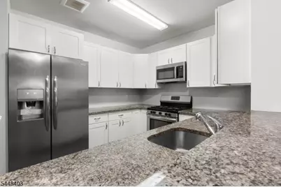 90 Clinton Ave #407, Newark, NJ 07114 - Photo 5