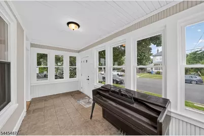 678 Ridgedale Ave, Woodbridge Township, NJ 07095 - Photo 5