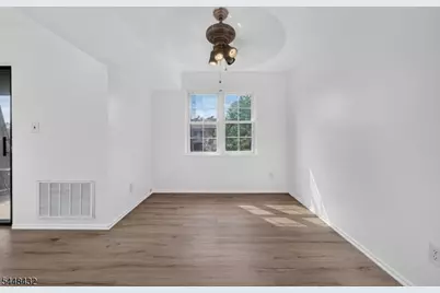 204C Sierra Ct, Woodbridge Township, NJ 07095 - Photo 9