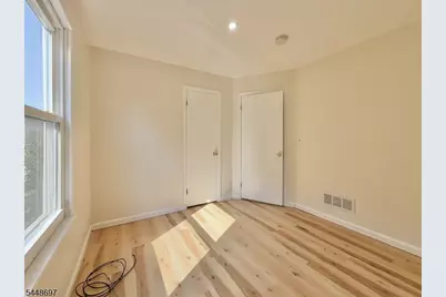 220 Astoria Pl #2, Union Township, NJ 07083 - Photo 7