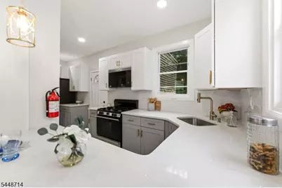 947 William St, Elizabeth, NJ 07201 - Photo 3