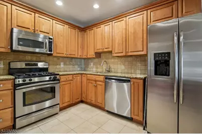 606 Park Pl #606, Springfield, NJ 07081 - Photo 5