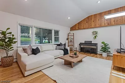 19 Sunrise Dr, Morris Plains, NJ 07950 - Photo 17