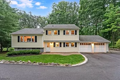 19 Sunrise Dr, Morris Plains, NJ 07950 - Photo 3