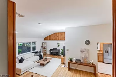 19 Sunrise Dr, Morris Plains, NJ 07950 - Photo 21