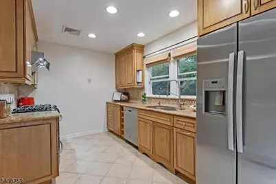 19 Sunrise Dr, Morris Plains, NJ 07950 - Photo 23