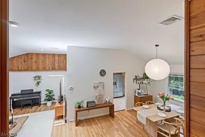 19 Sunrise Dr, Morris Plains, NJ 07950 - Photo 15