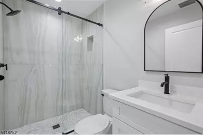 14 Maplewood Dr, Livingston, NJ 07039 - Photo 11