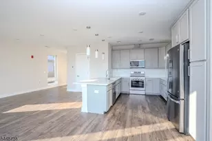 112 Village Dr, Montgomery Township, NJ 08558 - Photo 9