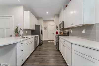 16 Sparrowhawk St, Washington Township, NJ 07882 - Photo 3