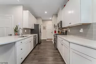16 Sparrowhawk St, Washington Township, NJ 07882 - Photo 3