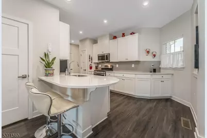 16 Sparrowhawk St, Washington Township, NJ 07882 - Photo 7