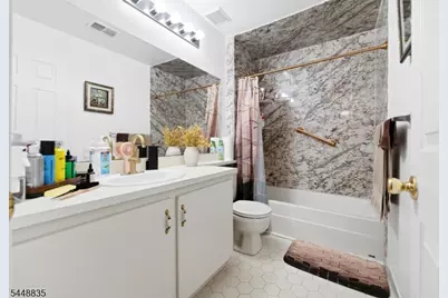25 Holly St, Jersey City, NJ 07305 - Photo 15