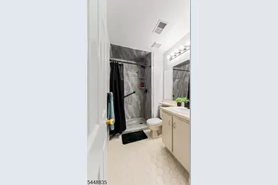 25 Holly St, Jersey City, NJ 07305 - Photo 19