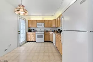 25 Holly St, Jersey City, NJ 07305 - Photo 11