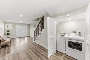 19 Riverbend Ct, New Providence, NJ 07974 - Photo 3