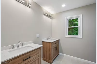 12 Apache Rd, Wayne, NJ 07470 - Photo 33