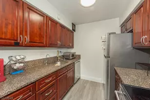 300 Main St, Little Falls Township, NJ 07424 - Photo 9