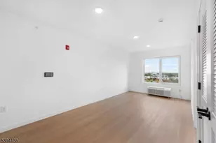 768 Bergen St, Newark, NJ 07108 - Photo 11