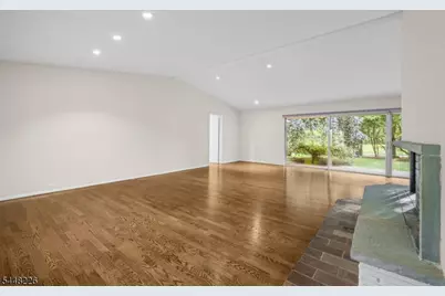 29 Wayside Pl, Montclair, NJ 07042 - Photo 7
