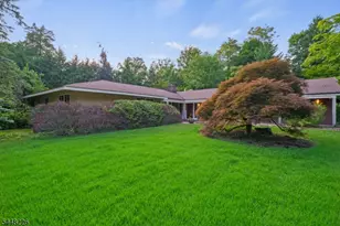 29 Wayside Pl, Montclair, NJ 07042 - Photo 1