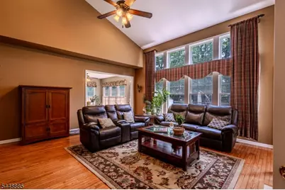 18 Hartlander St, East Brunswick Township, NJ 08816 - Photo 27