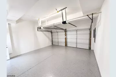 27 Grandview Dr, Wayne, NJ 07470 - Photo 37