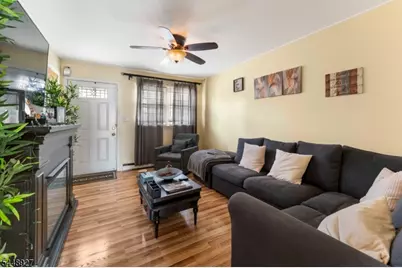 30 Warren St, Carteret, NJ 07008 - Photo 7