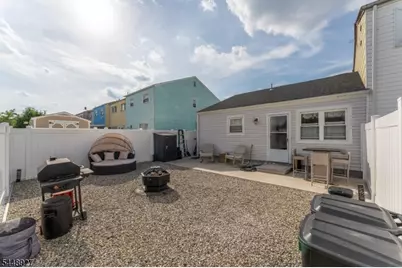 30 Warren St, Carteret, NJ 07008 - Photo 17