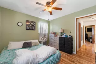 30 Warren St, Carteret, NJ 07008 - Photo 11