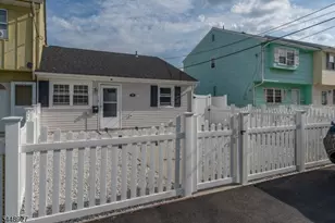 30 Warren St, Carteret, NJ 07008 - Photo 3