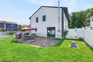 202 Tuttle St, Green Brook Township, NJ 08812 - Photo 25