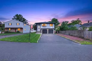202 Tuttle St, Green Brook Township, NJ 08812 - Photo 5