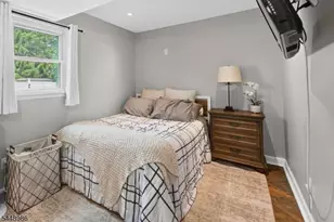 202 Tuttle St, Green Brook Township, NJ 08812 - Photo 21