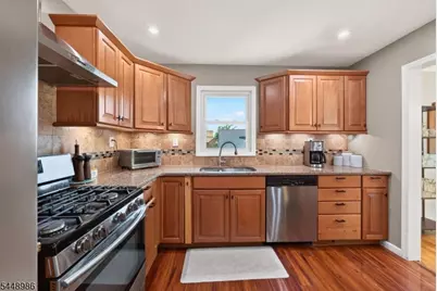 202 Tuttle St, Green Brook Township, NJ 08812 - Photo 11