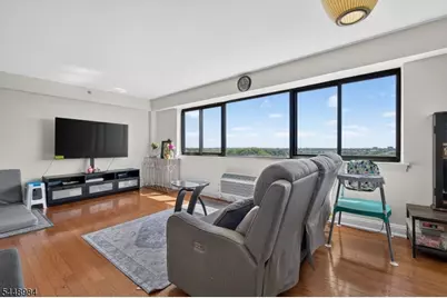 60 Parkway Dr #10C, East Orange, NJ 07017 - Photo 5