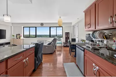 60 Parkway Dr #10C, East Orange, NJ 07017 - Photo 1