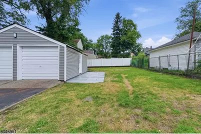 37 W Colfax Ave, Roselle Park, NJ 07204 - Photo 27