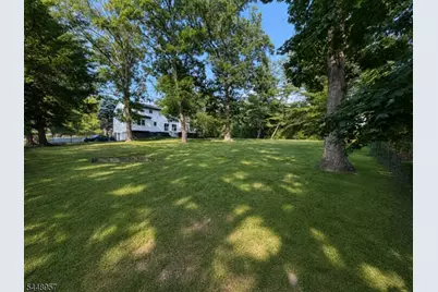 69 N Hillside Ave, Livingston, NJ 07039 - Photo 27