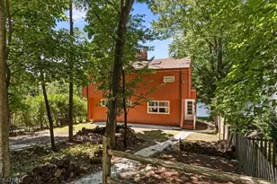 907 Plymouth Lake Dr, Stillwater Twp., NJ 07860 - Photo 21