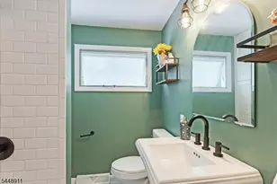 907 Plymouth Lake Dr, Stillwater Twp., NJ 07860 - Photo 11