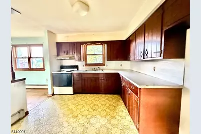 1085 Grand St, Phillipsburg, NJ 08865 - Photo 17