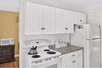 70 Hillview Ave, Franklin Township, NJ 08823 - Photo 39