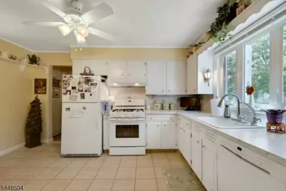 111 Van Winkle Ave, Hawthorne, NJ 07506 - Photo 11