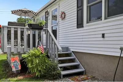 8 Windsor Rd, West Milford, NJ 07480 - Photo 5