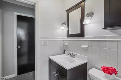 8 Windsor Rd, West Milford, NJ 07480 - Photo 23